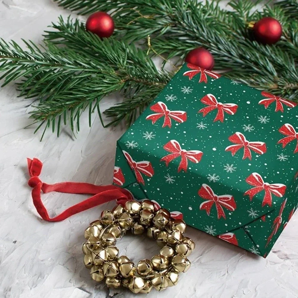 Christmas‎ Wrapping Paper 4 Jumbo Sheets 28x40 Green Red Bow Snowflake Holiday